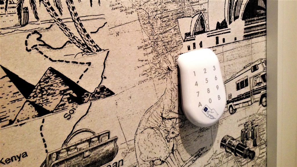 Lettore controllo accessi con pin e badge per B&B