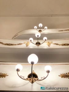 Lampadari della sala centrale del Teatro Nuovo di Verona