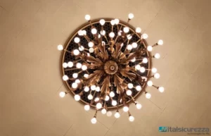 Lampadario centrale del Teatro Nuovo di Verona