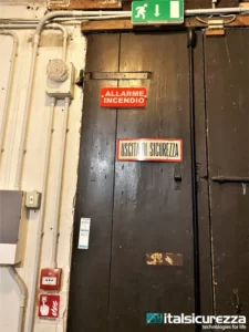 Uscita di emergenza del Teatro Nuovo di Verona